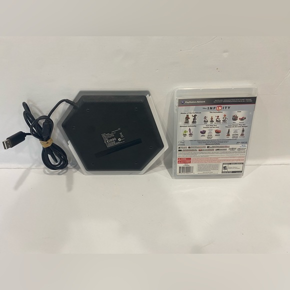 Disney PS3 Infinity And Infinity Base Bundle Pre Owned - Picture 2 of 3